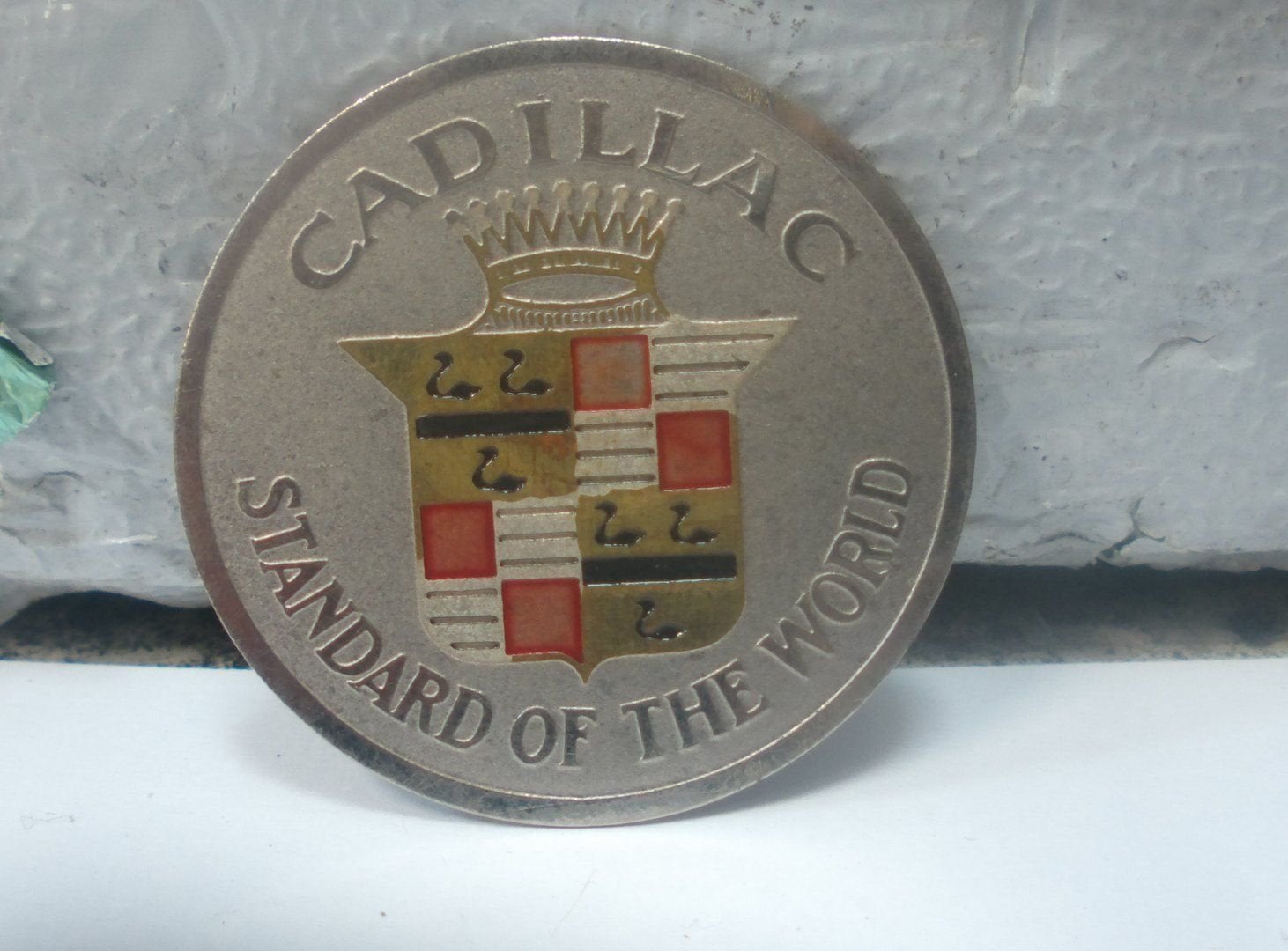 embleem cadillac standard of the world, Gebruikt, -, -, Ophalen of Verzenden