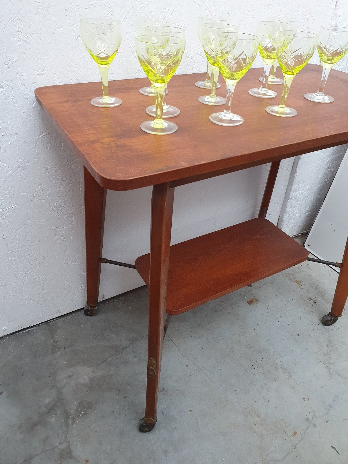 table d'appoint vintage, table de bar sur roulettes, Enlèvement