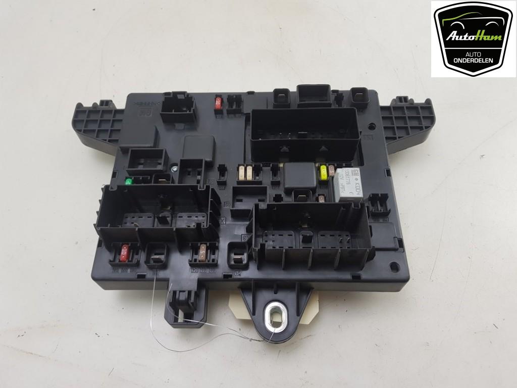 ZEKERINGKAST Opel Astra J Sports Tourer (PD8 / PE8 / PF8), Gebruikt, Opel