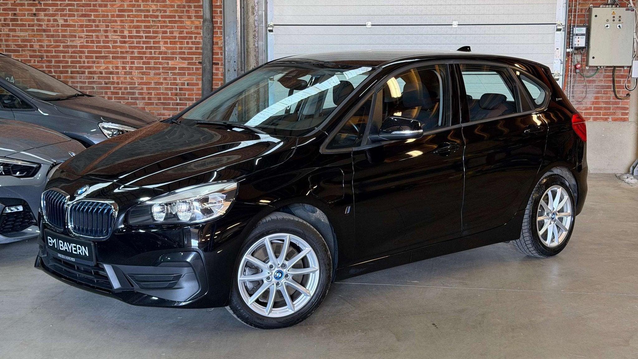 BMW 225 xEA Active Tourer Garantie Plug in Hybride Benzine, Auto's, BMW, Automaat, Zwart, 2 Reeks Active Tourer, Bedrijf