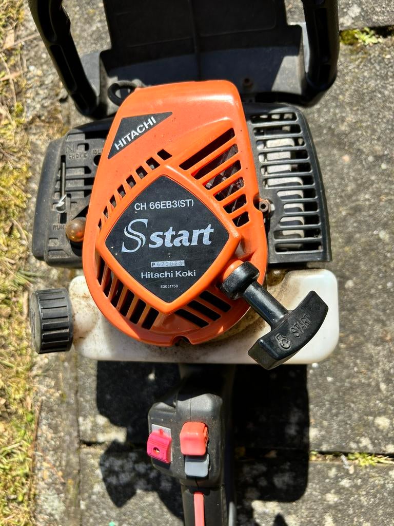 Hitachi heggeschaar, Tuin en Terras, Ophalen, Zo goed als nieuw, Benzine