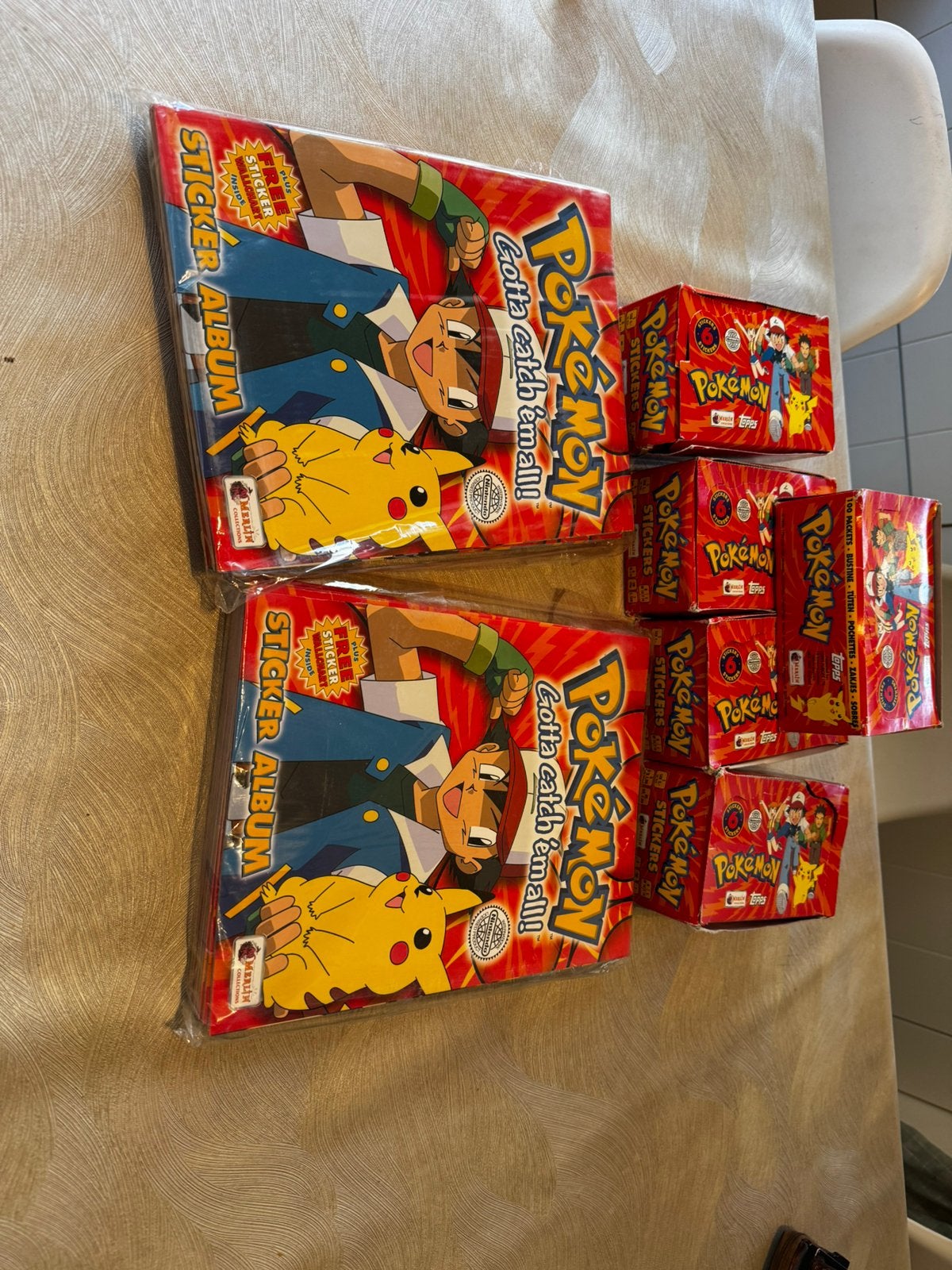 Pokemon topps boxen 5 stuks 20 albums, Ophalen, Zo goed als nieuw