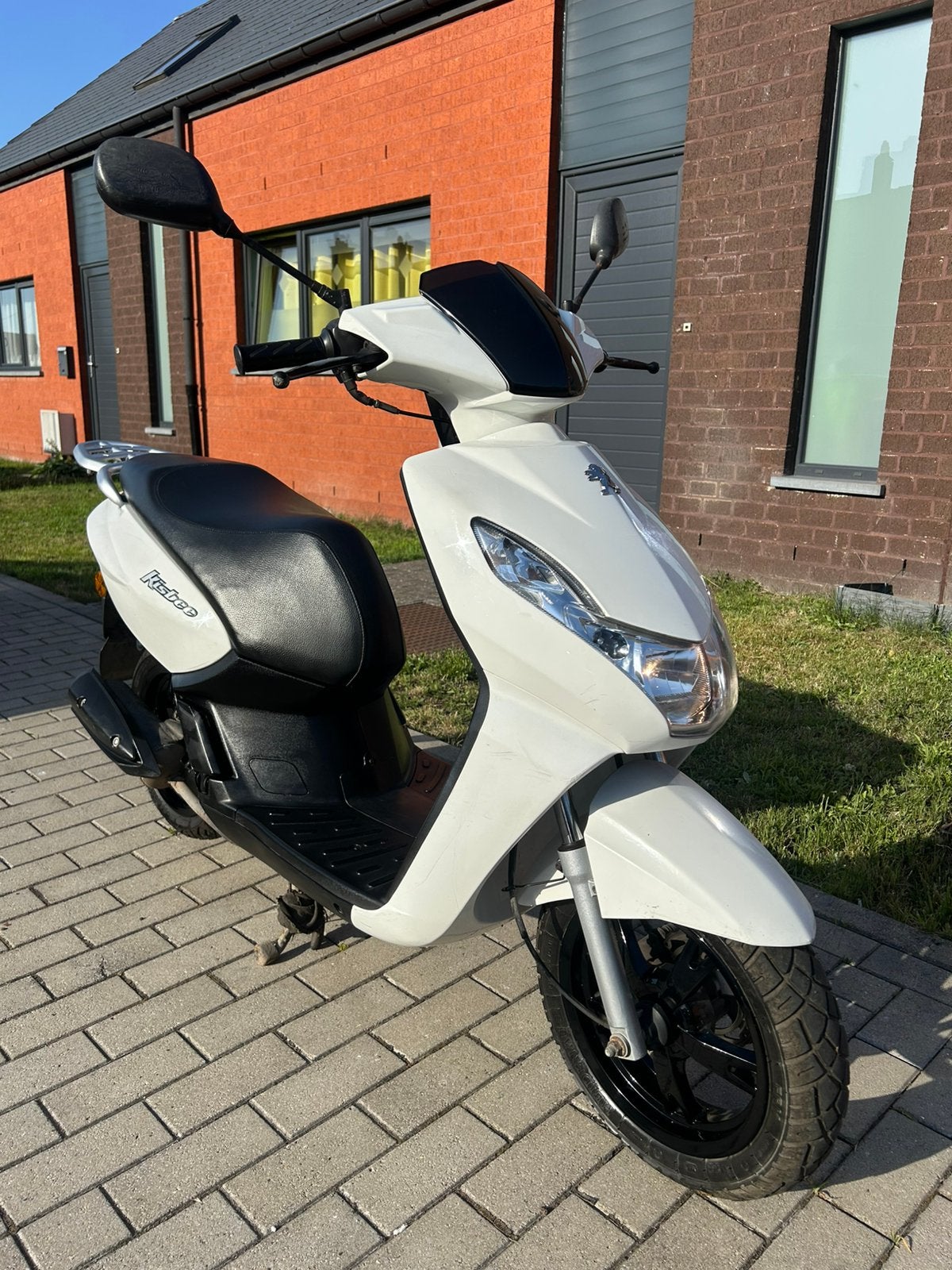 Scooter Peugeot kisbee classe A livraison possible, Enlèvement, Comme neuf