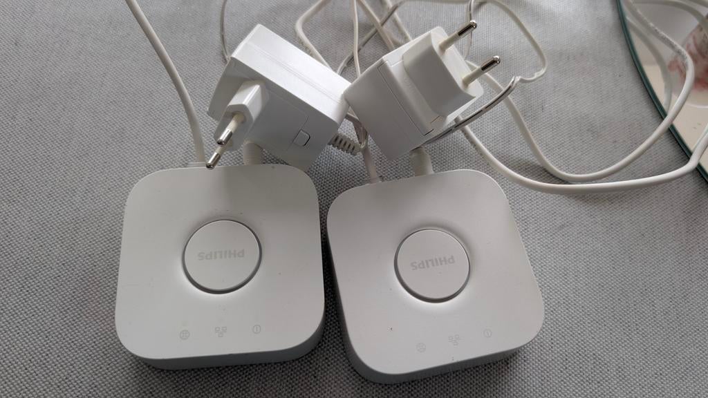 3 Philips Hue bridges te koop, Telecommunicatie, Ophalen, Zo goed als nieuw