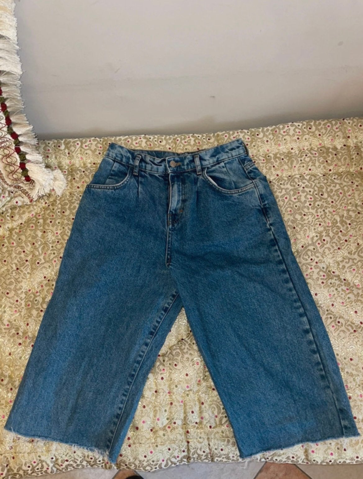 Short long Bermuda en jean femme T38 style vintage, Kleding | Dames, Spijkerbroeken en Jeans, Ophalen of Verzenden, Zo goed als nieuw