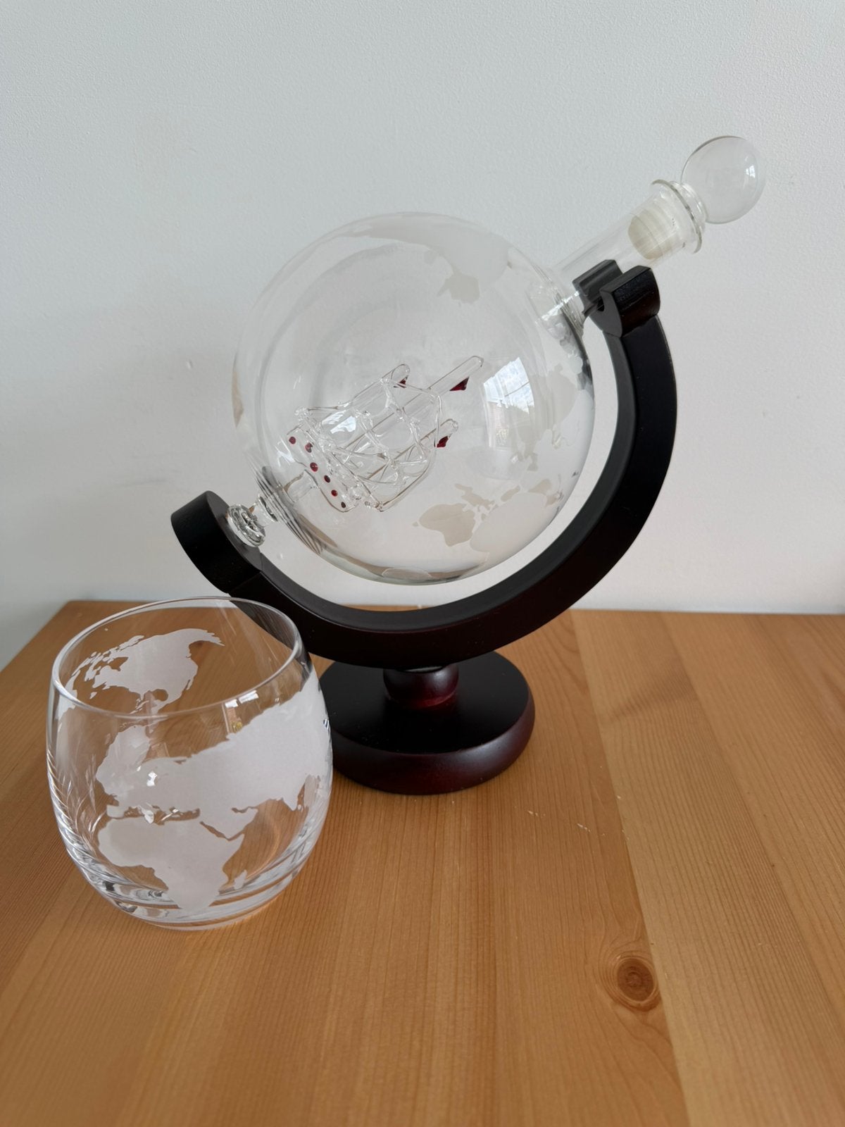 Wereldbol whiskey incl glas, Huis en Inrichting, Ophalen, Zo goed als nieuw, Glas