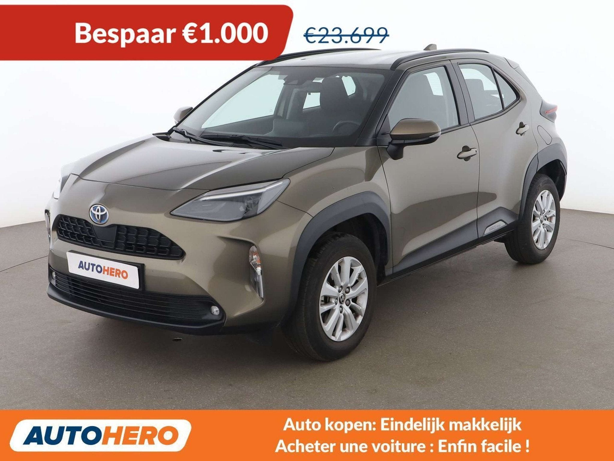 Toyota Yaris Cross 1.5 Hybrid Style (bj 2023, automaat), Auto's, Toyota, Stof, Gebruikt, 1200 kg, Bruin
