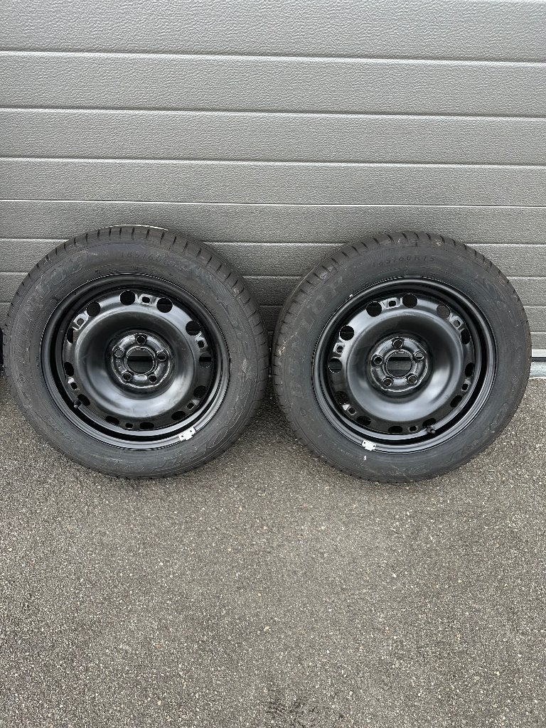 BANDEN .. 185 - 60 - 15 - 84T .. NIEUWE  .. DUNLOP .. NIEUWE, Ophalen, 15 inch, Nieuw, 185 mm
