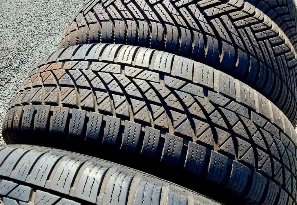 Bons pneus hiver 185/65-14 avec jantes Ford, Autos : Pièces & Accessoires, 14 pouces, Pneus et Jantes, Pneus hiver, 185 mm