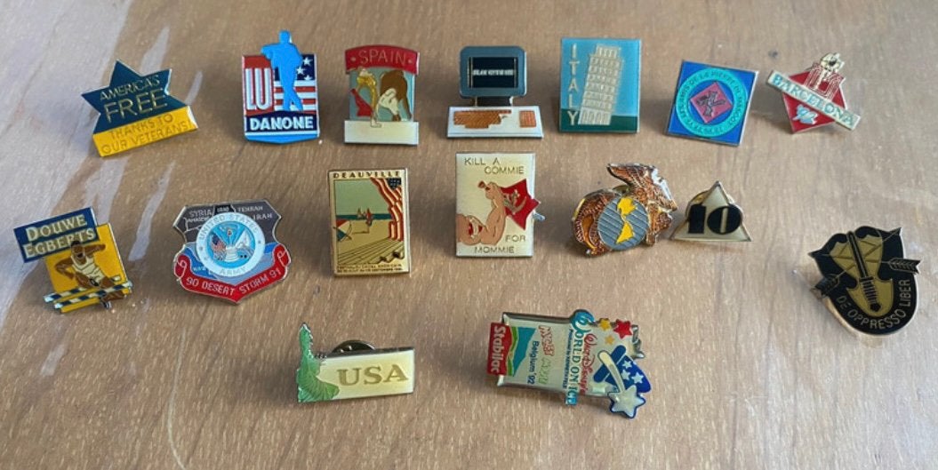 Pin’s, Enlèvement, Comme neuf
