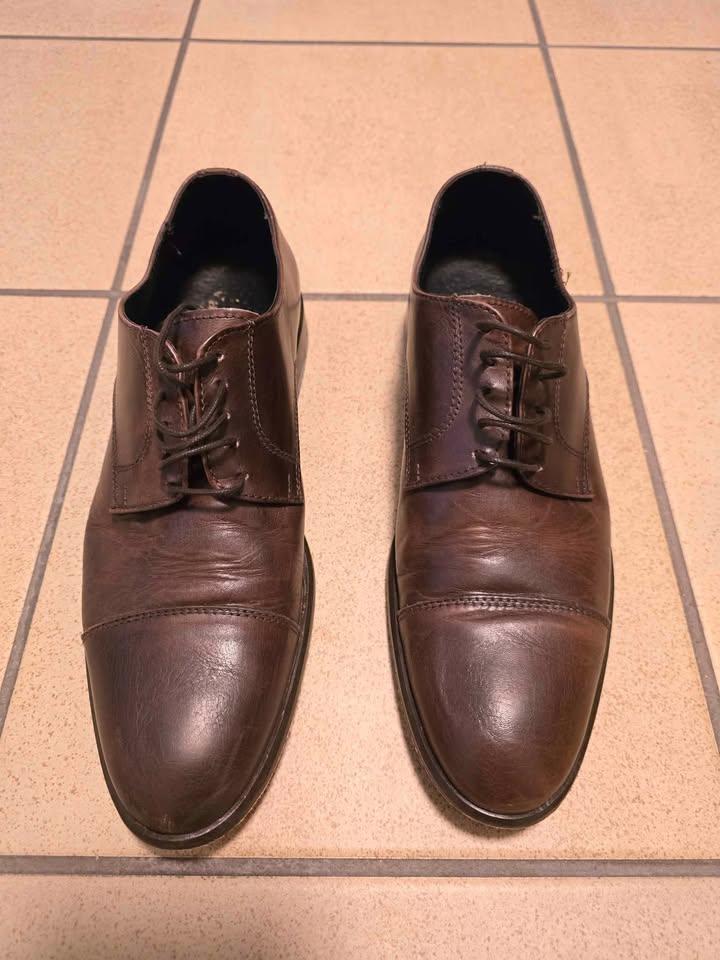 Superbes chaussures en cuir italien taille 42, VaresE, Enlèvement ou Envoi, Chaussures à lacets, Brun
