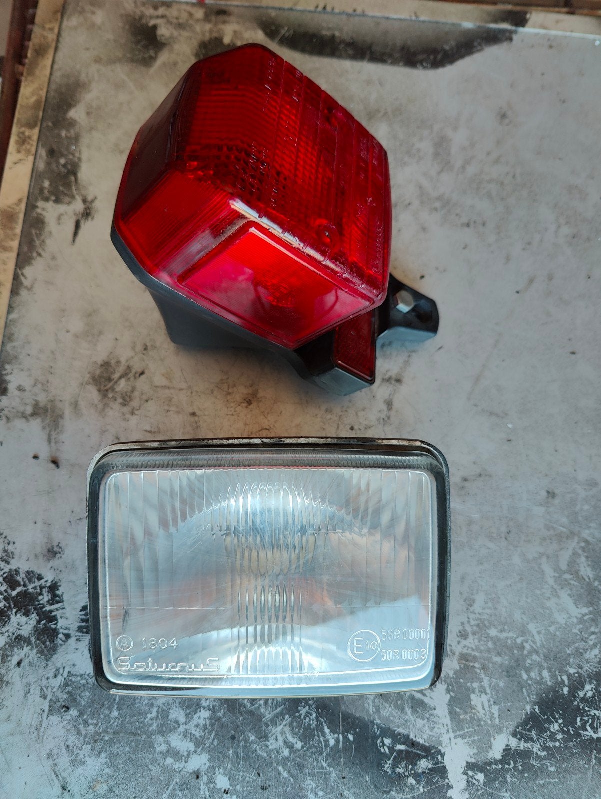 suzuki tsx50 voor en achterlicht, Fietsen en Brommers, Brommeronderdelen | Oldtimers, Ophalen