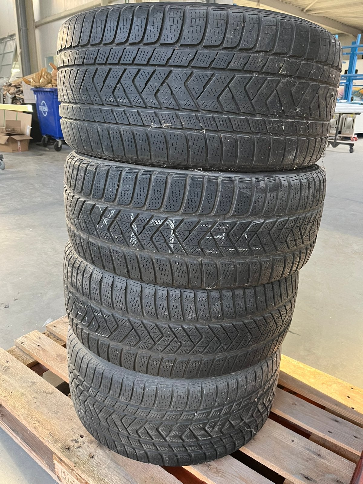 Winterbanden 275/40R18, Auto-onderdelen, Ophalen, 18 inch, Gebruikt, 275 mm