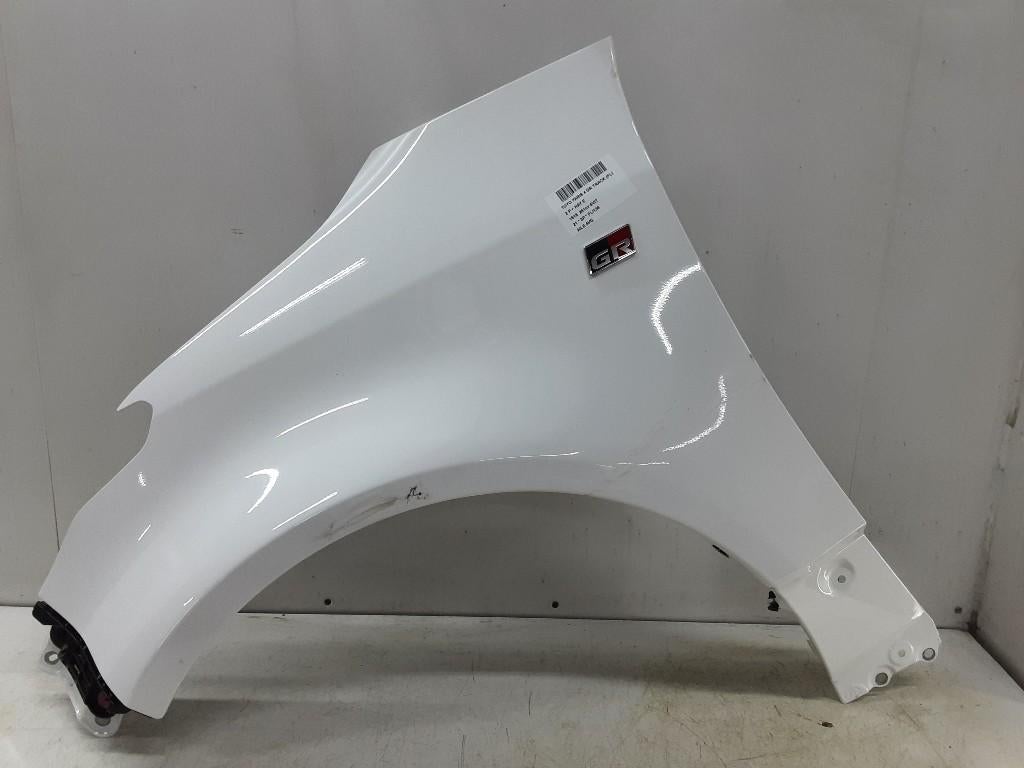 AILE AVANT GAUCHE Toyota Yaris IV (P21 / PA1 / PH1), Autos : Pièces & Accessoires, Gauche, Garde-boue, Mevr. I. Hauben, Toyota
