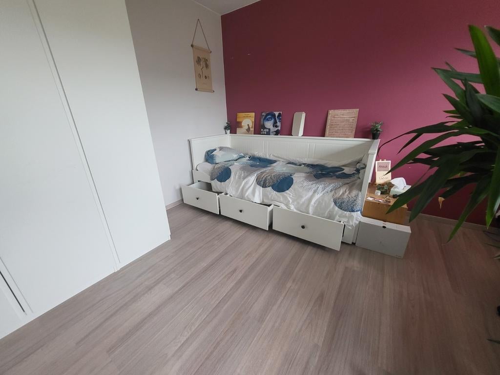 Vente de lit Ikea type Hemnes et matelas assorti, Enlèvement