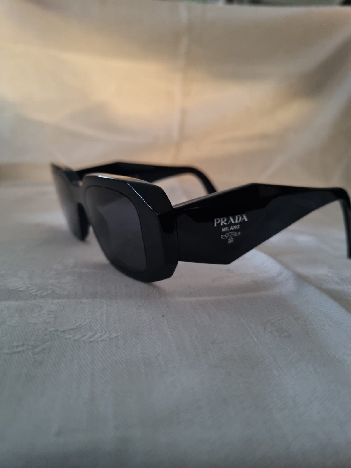Lunettes de soleil Prada, Envoi, Lunettes de soleil, Prada