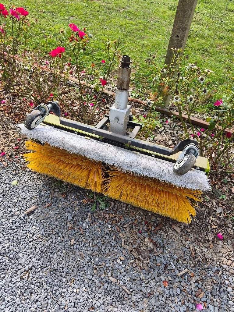 Veegmachine sikma, Tuin en Terras, Ophalen, Zo goed als nieuw
