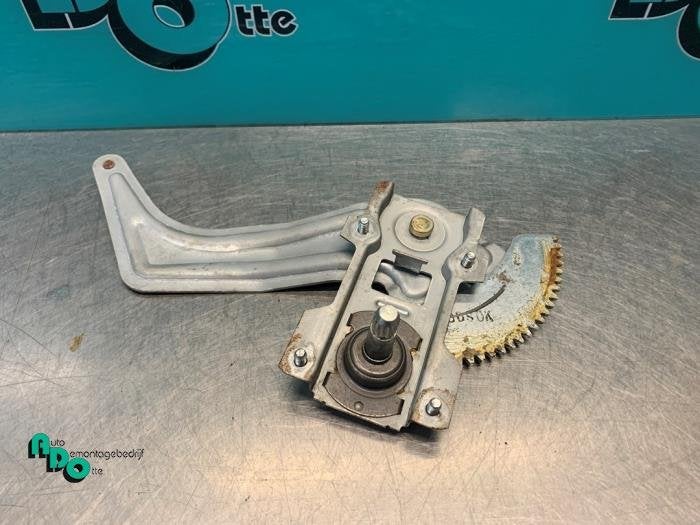 Mécanique vitre 4portes arrière gauche d'un Kia Rio (Rio 0, Autos : Pièces & Accessoires, Kia, -, 3 mois de garantie, Utilisé