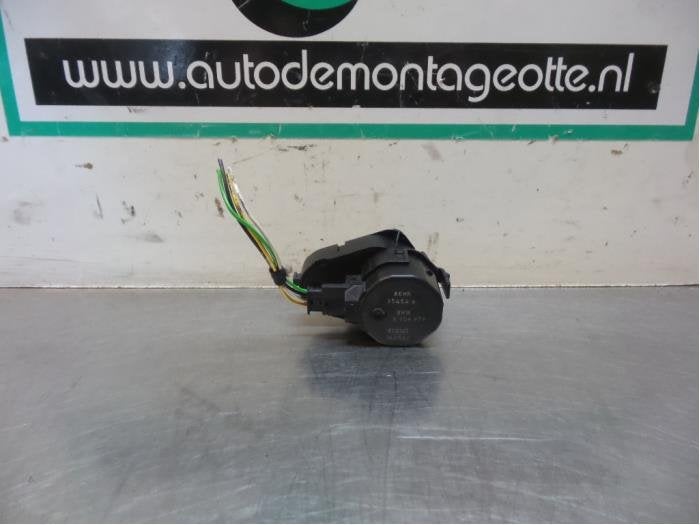 Clapet chauffage moteur d'un BMW 7-Serie (7-Serie 02-), -, 3 mois de garantie, Utilisé, -