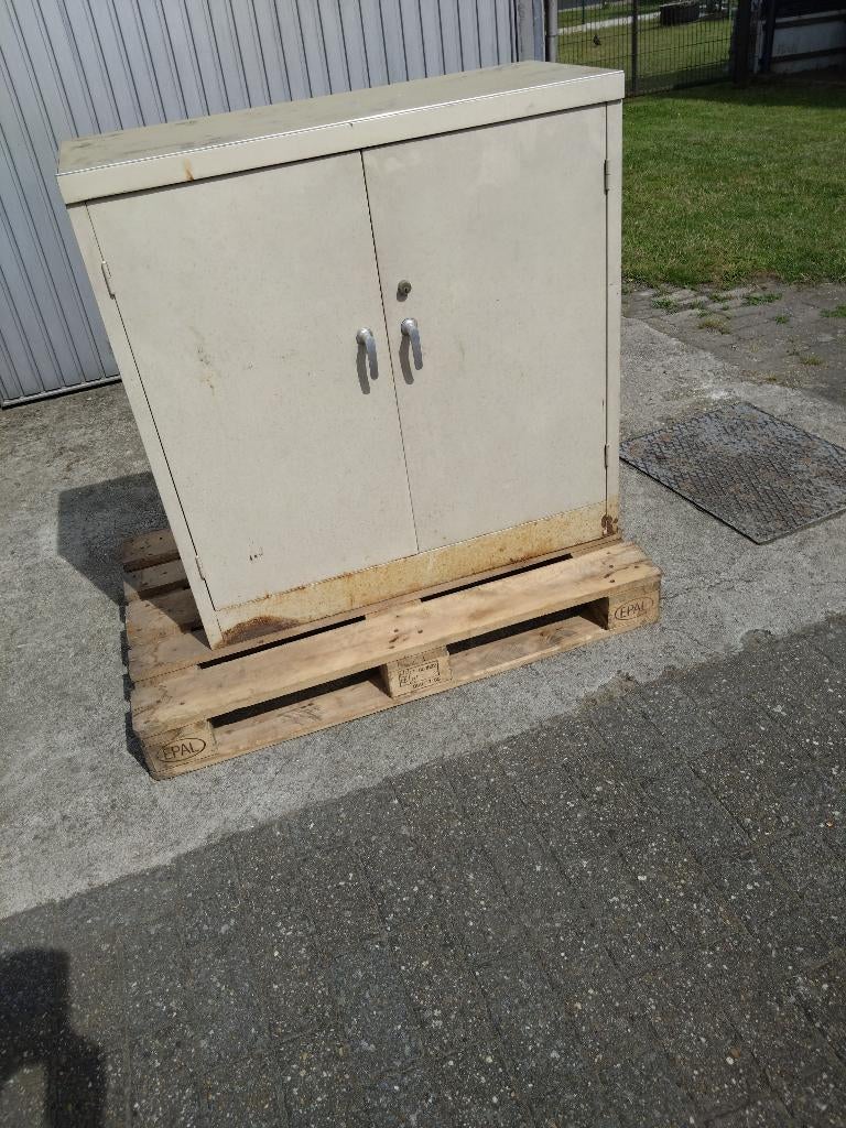 metalen kast, Huis en Inrichting, Ophalen, Gebruikt, 50 tot 100 cm, Met slot