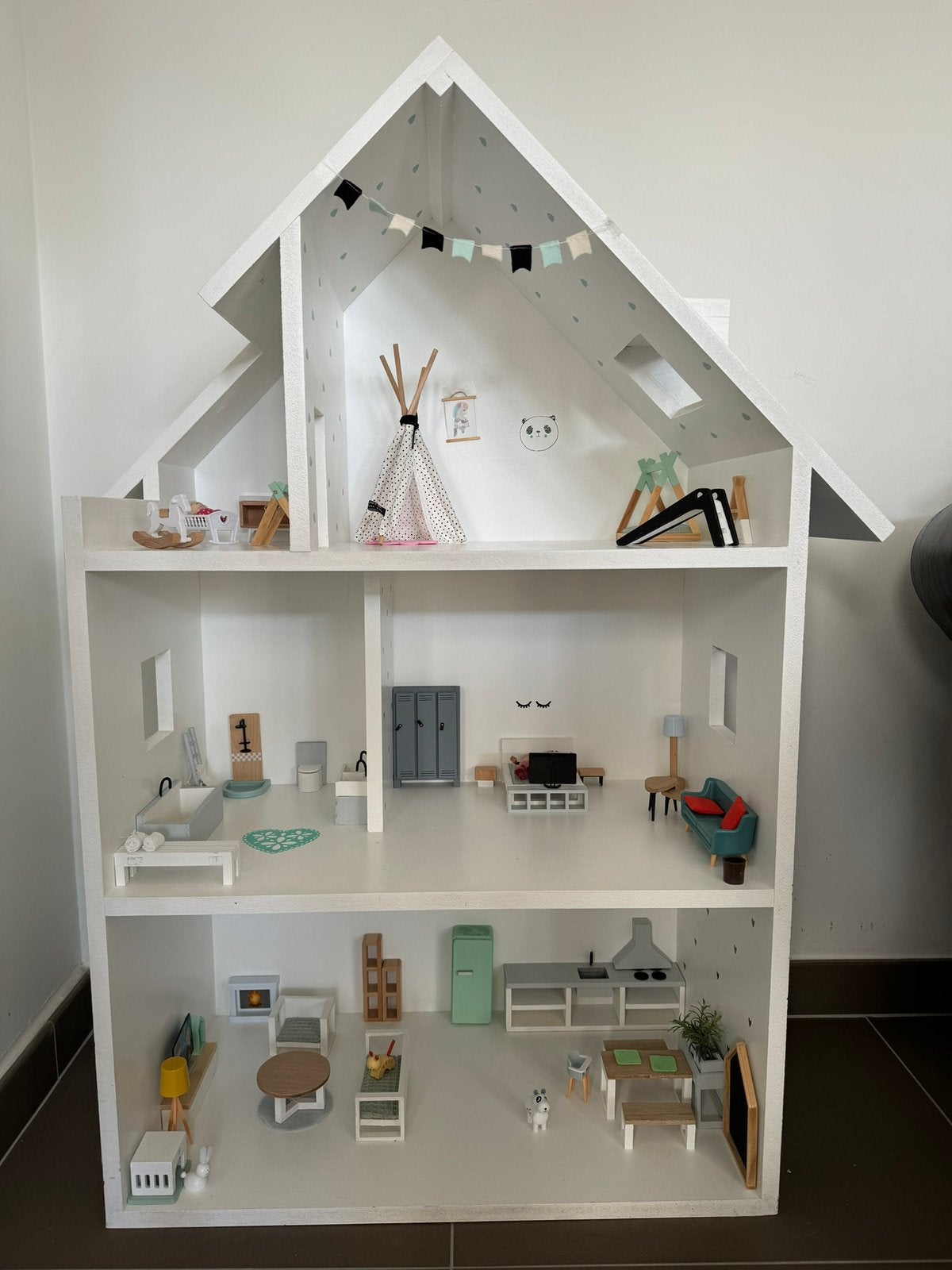 Poppenhuis met toebehoren, Ophalen, Poppenhuis