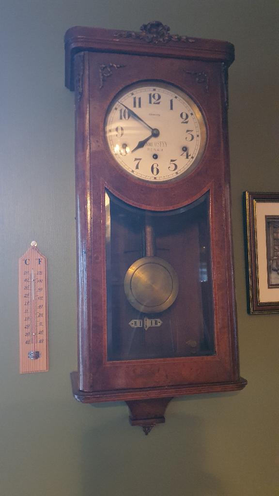 Horloge murale en bois authentique avec pendule, Enlèvement