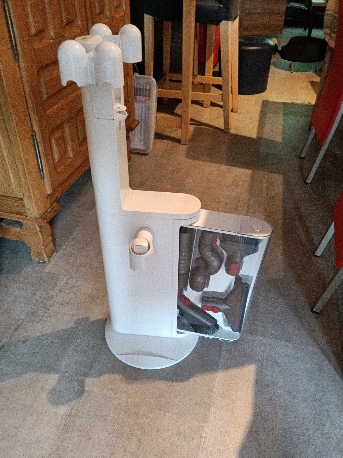 Support sur pied et accessoires pour aspirateur Dyson, Electroménager, Enlèvement, Dyson