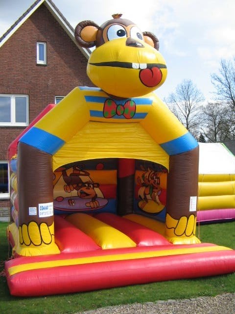 springkasteel aap, Ophalen