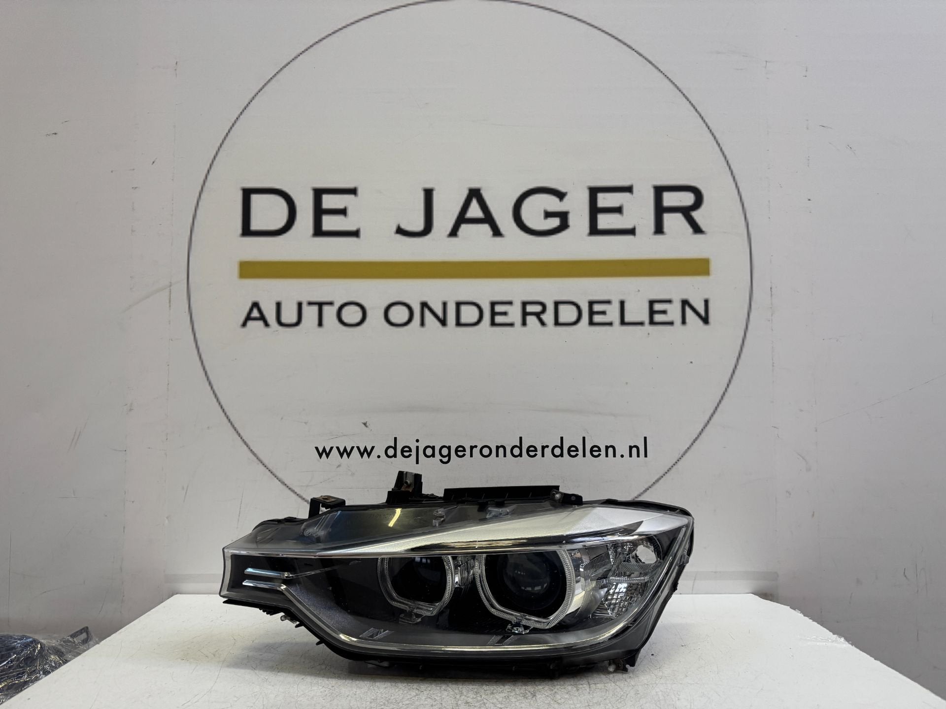 Phare avant gauche LED bi-x non pour BMW F30 F31 S rie 3 725, Petuelring 130
80788  Munich, DE, Info@bmw.de, Utilisé, BMW