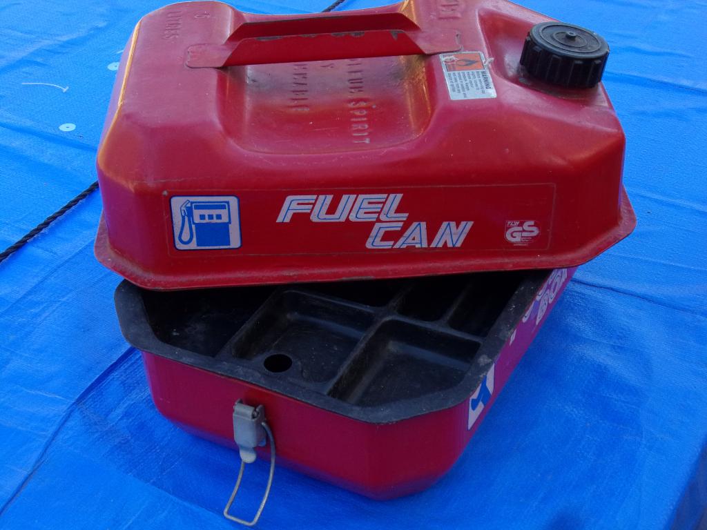 Vintage antieke metalen jerrycan reservoir van Paddy Hopkirk