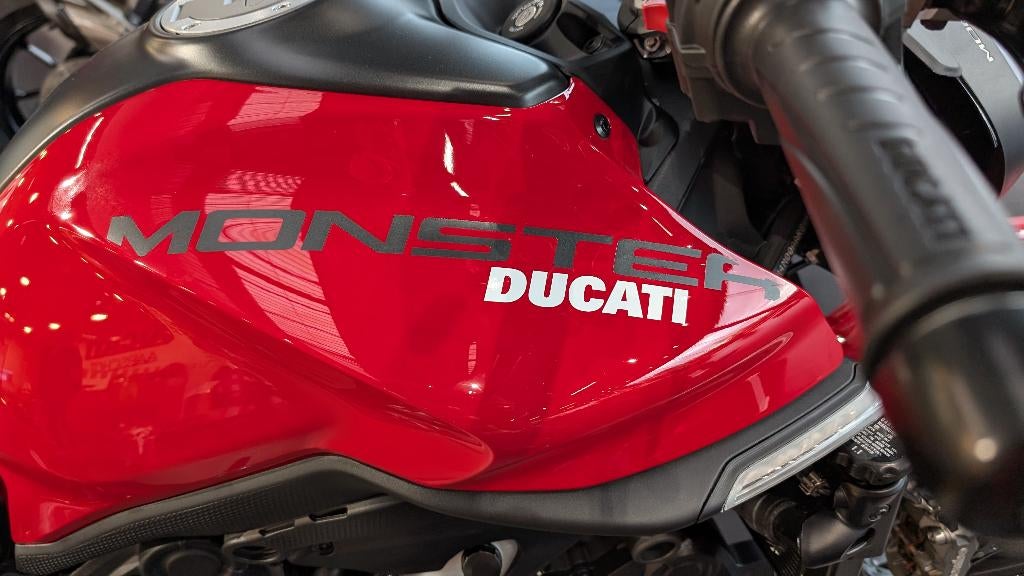 Ducati Monster 937, Motoren, Motoren | Ducati, 2 cilinders, Nieuw, Motorrijbewijs A, Particulier