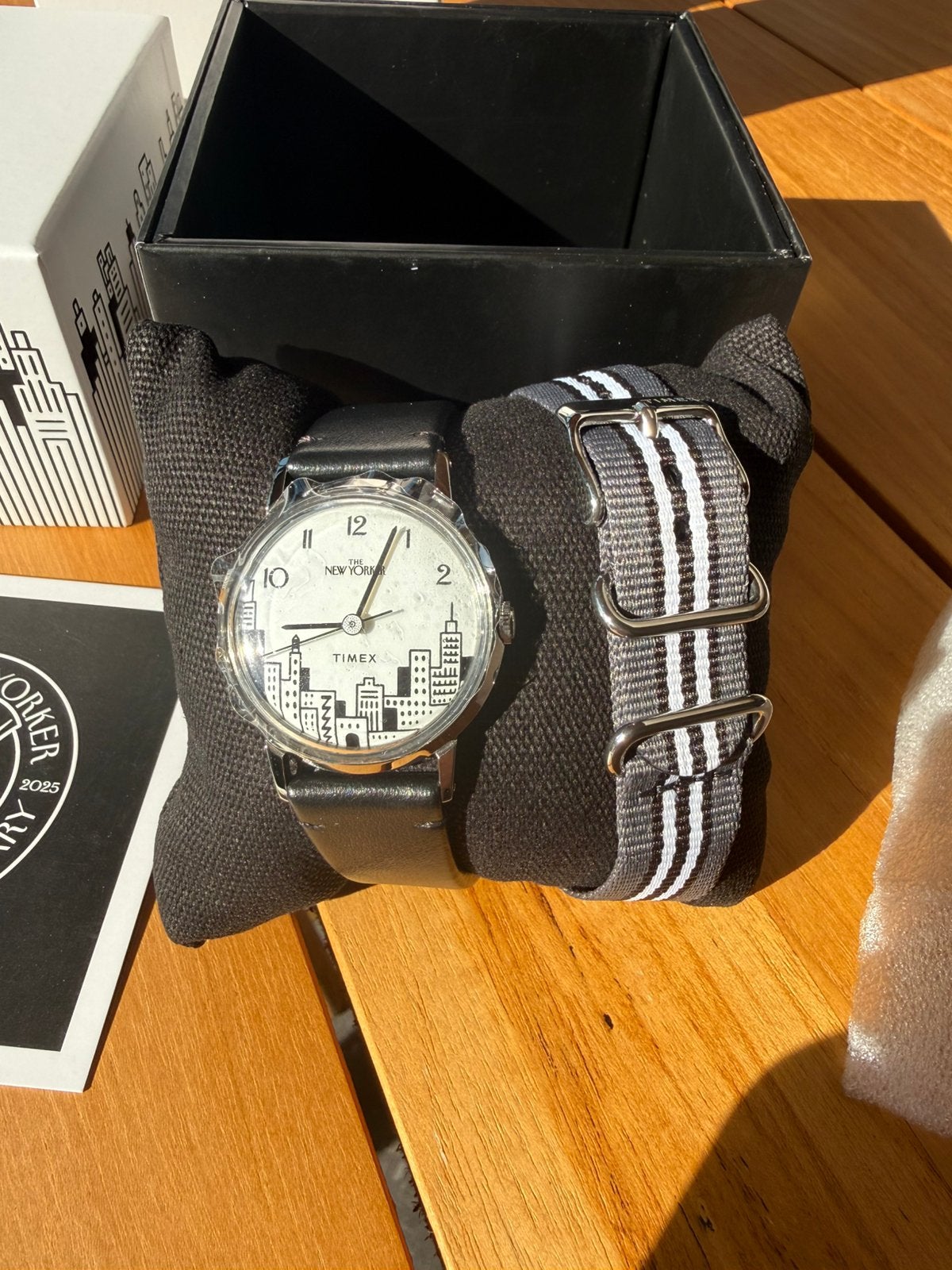 Timex x The New Yorker LIMITED EDITION mechanische horloge, Handtassen en Accessoires, Horloges | Heren, Overige merken, Leer
