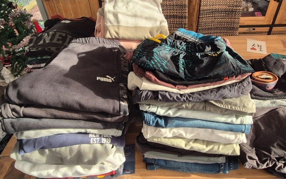 Lot 3 pour Adolescente, pantalons, Sweat, pyjamas,Training,, Divers, Lots de brocante, Enlèvement ou Envoi