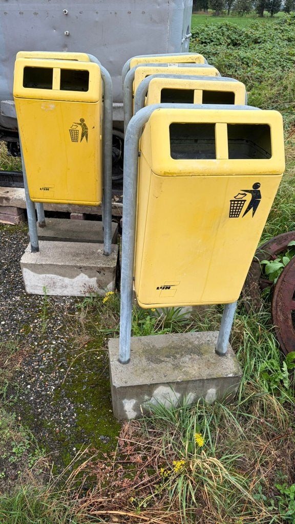 Straat afvalbakken met verzinkt frame en betonvoet, 40 litres ou plus, Enlèvement, Utilisé, Métal