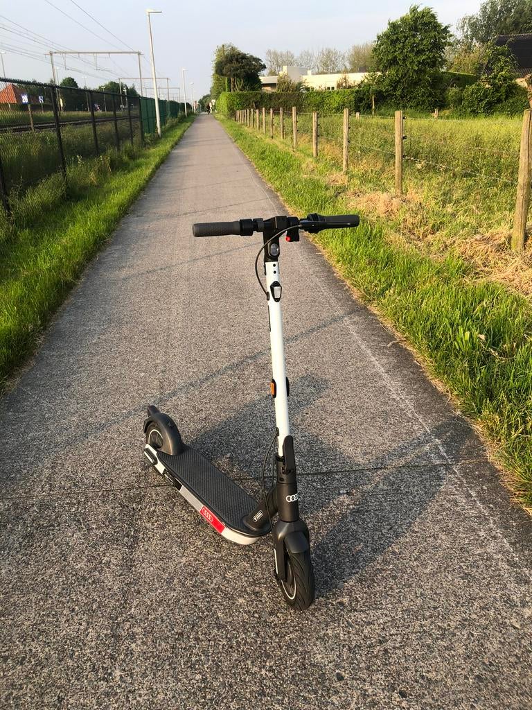 Audi step voor onderdelen !, Fietsen en Brommers, Ophalen of Verzenden, Zo goed als nieuw