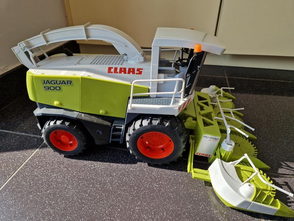 Hakselaar Bruder Claas Jaguar 900, Ophalen