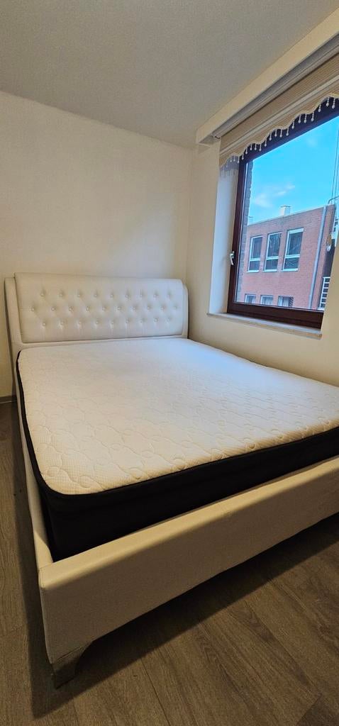 lit double à vendre, Enlèvement ou Envoi, 200 cm