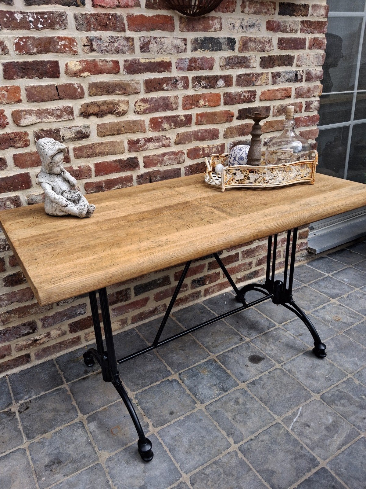 mooie eiken tafel met ijzeren onderstel., Ophalen