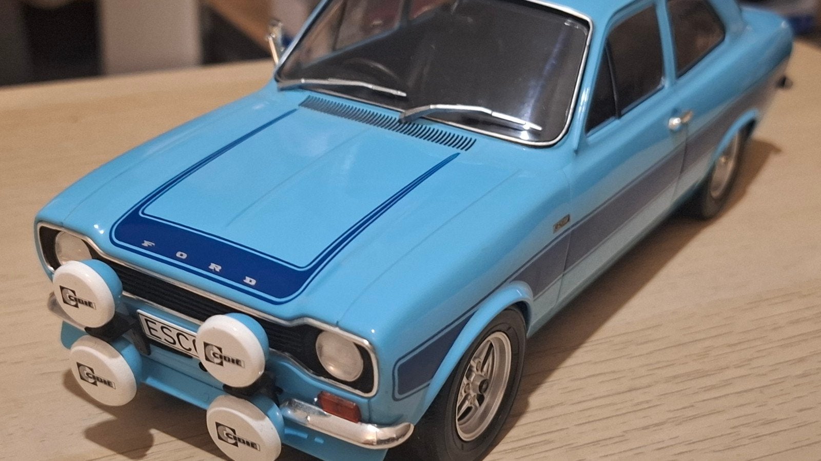 voiture miniature 1 18, Enlèvement ou Envoi, Comme neuf, Voiture, Autres marques