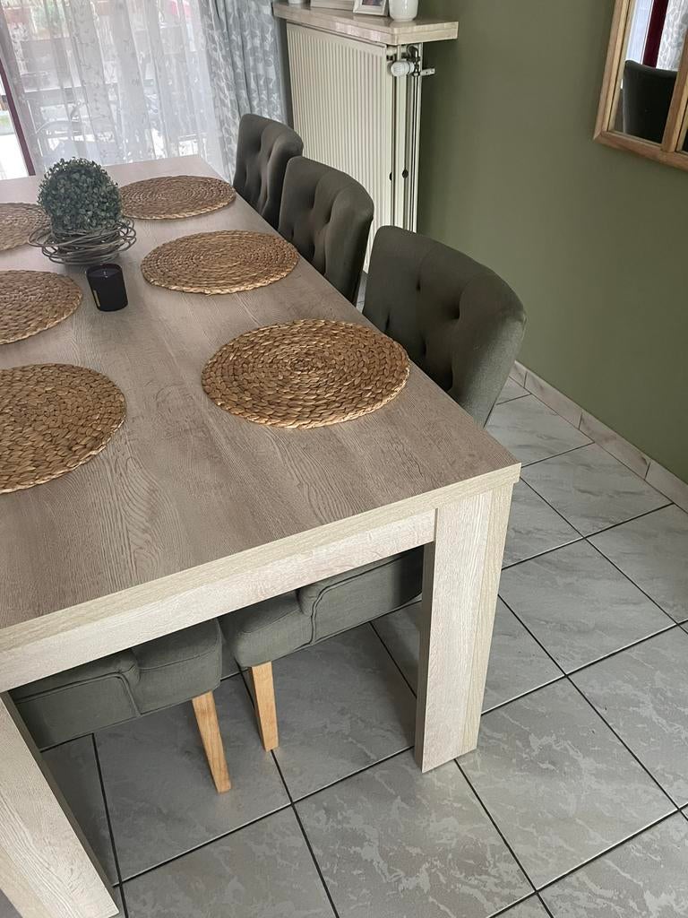 Eetkamerstoelen van stof, Ophalen
