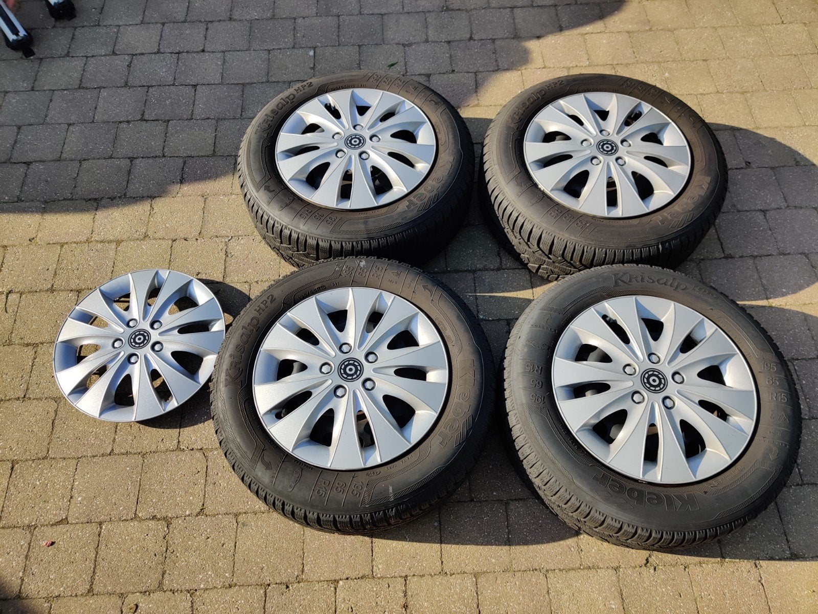 Winterbanden met velg en kappen - 195/65 R16, Ophalen, Winterbanden