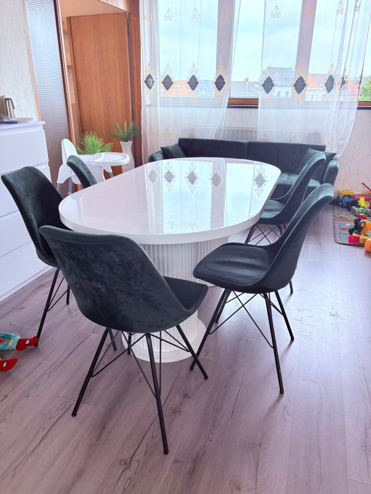 Een set van 5 stoelen en een slaapzetel met tafel, Maison & Meubles, Salles à manger complètes, Enlèvement, Comme neuf