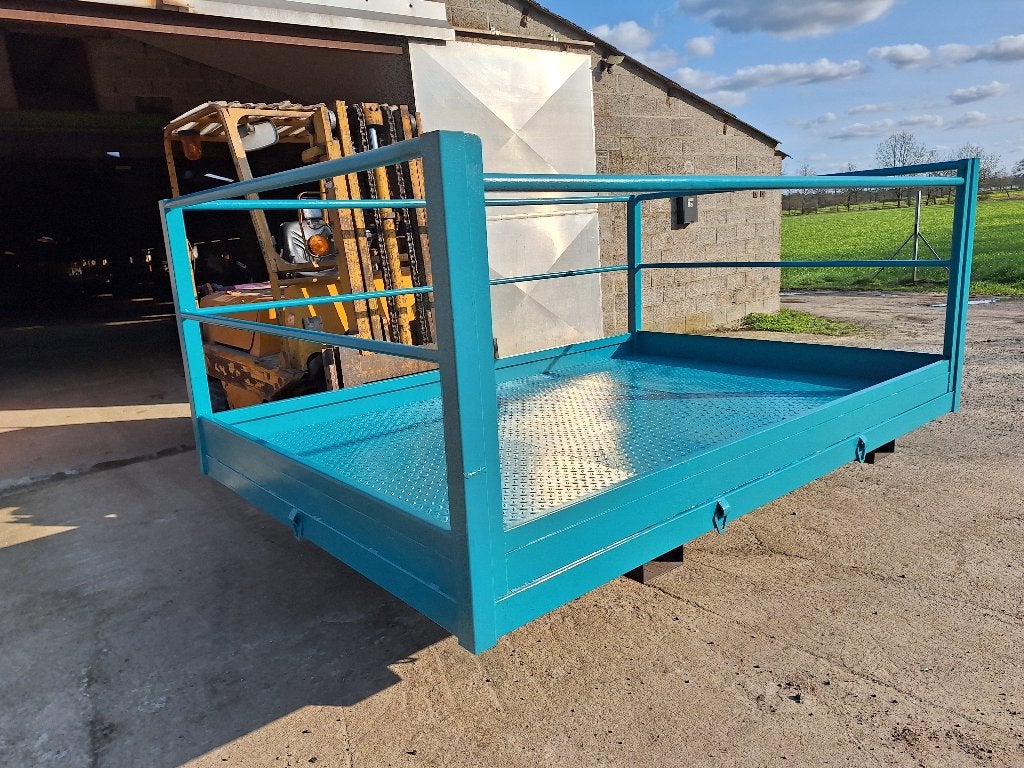 Manbak 3,05 x 2,05m werkplatform golfplaten, Ophalen