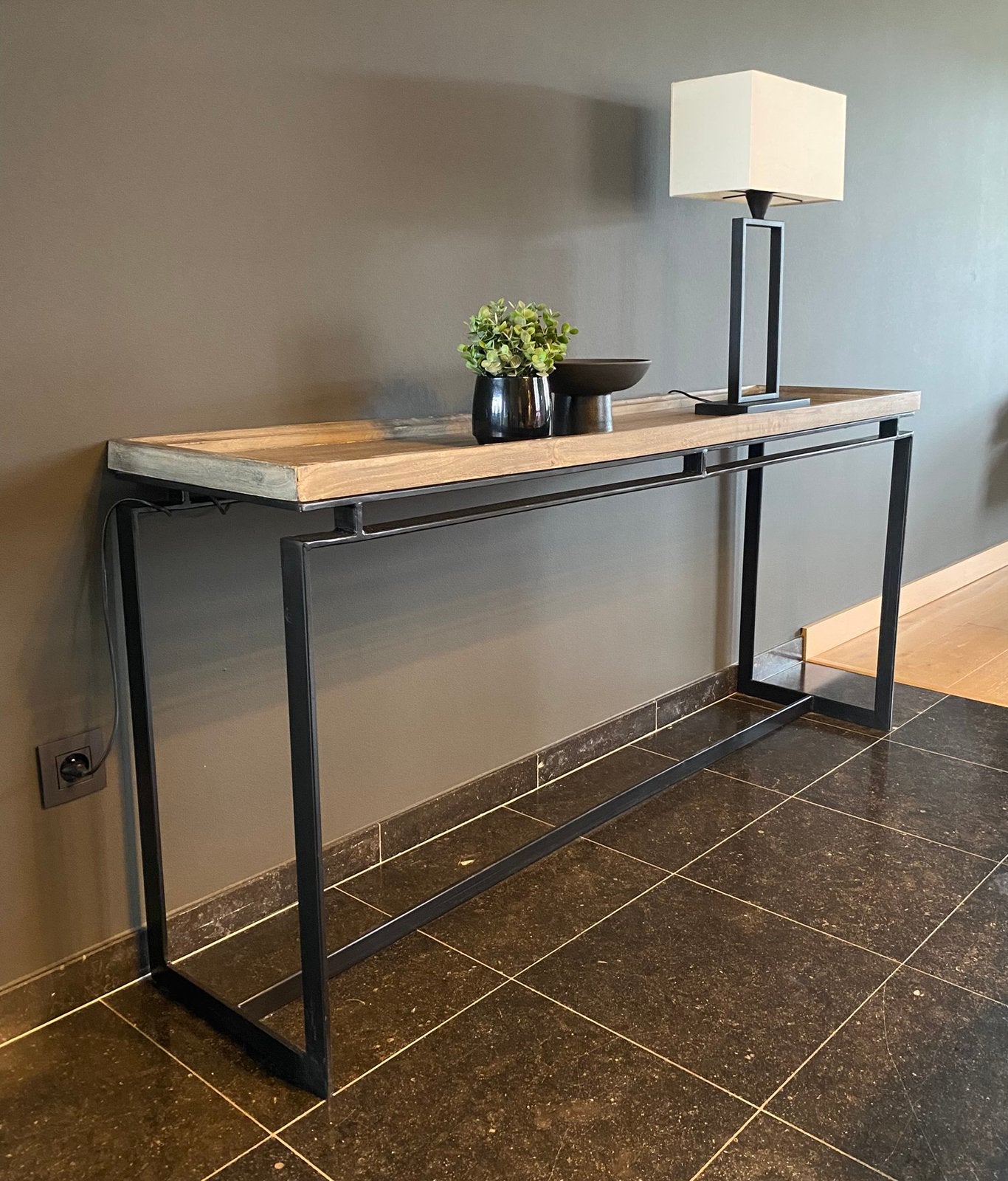 Wandtafel eiken blad en zwart metalen onderstel, Ophalen, Zo goed als nieuw, 150 tot 200 cm, 25 tot 50 cm