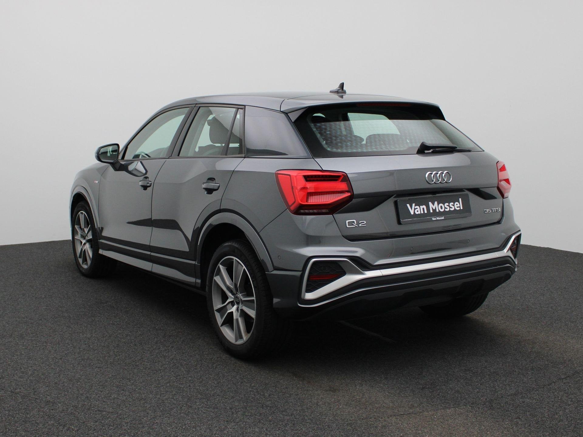 Audi Q2 1.5 35 TFSI 110kW S tronic S Line B. Ed., Argent ou Gris, Entreprise, Noir, 5 portes
