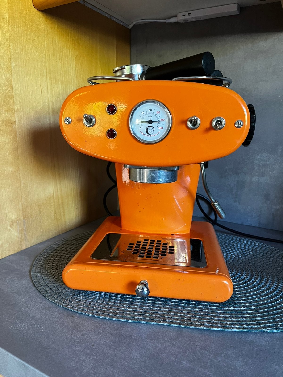 FrancisFrancis! X1 Illy espressomachine – oranje, Ophalen, Gebruikt, Koffiemachine, Gemalen koffie