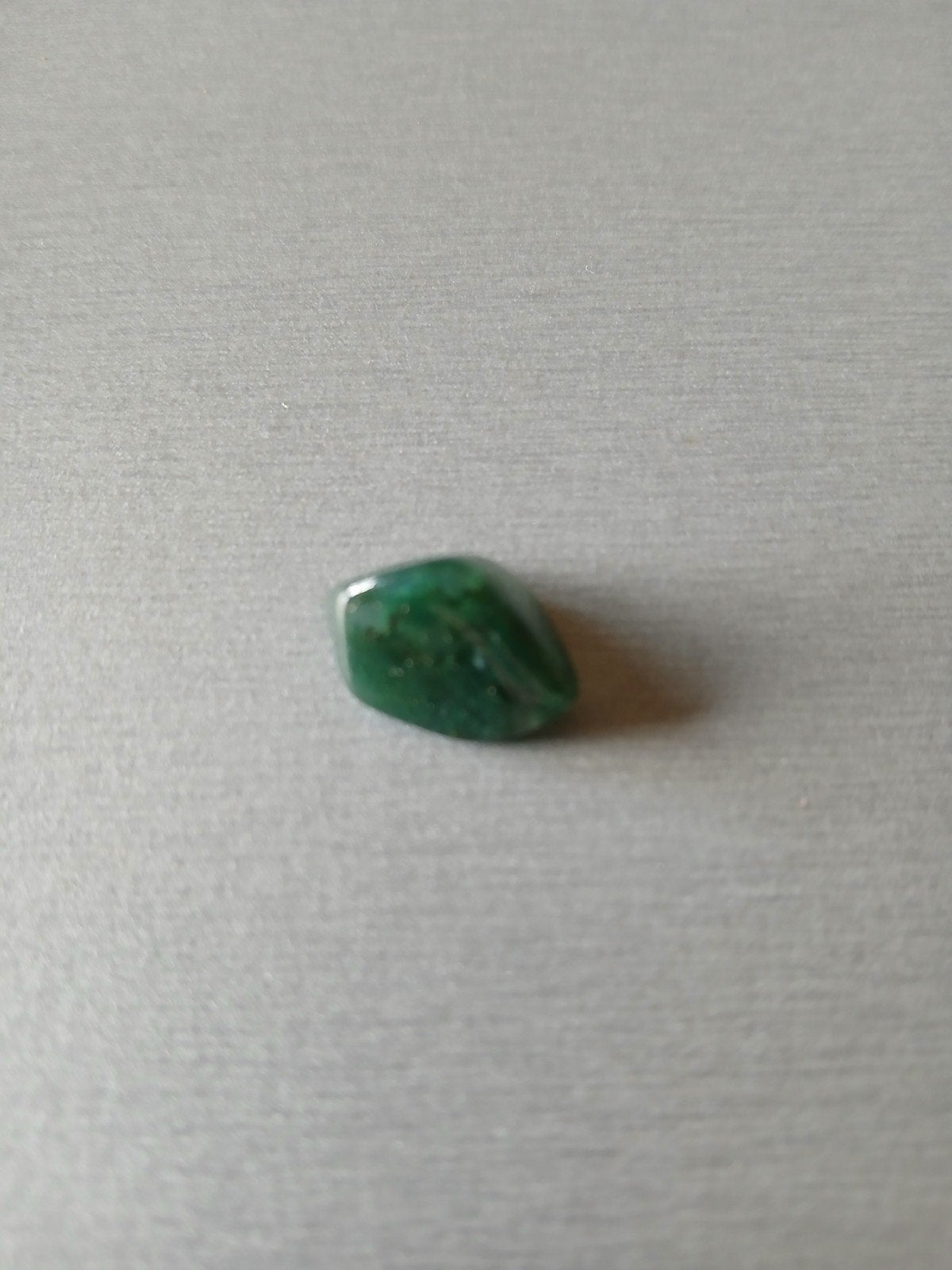 pierres de collection Malakite 1,7 cm 2g, Collections, Enlèvement ou Envoi, Minéral