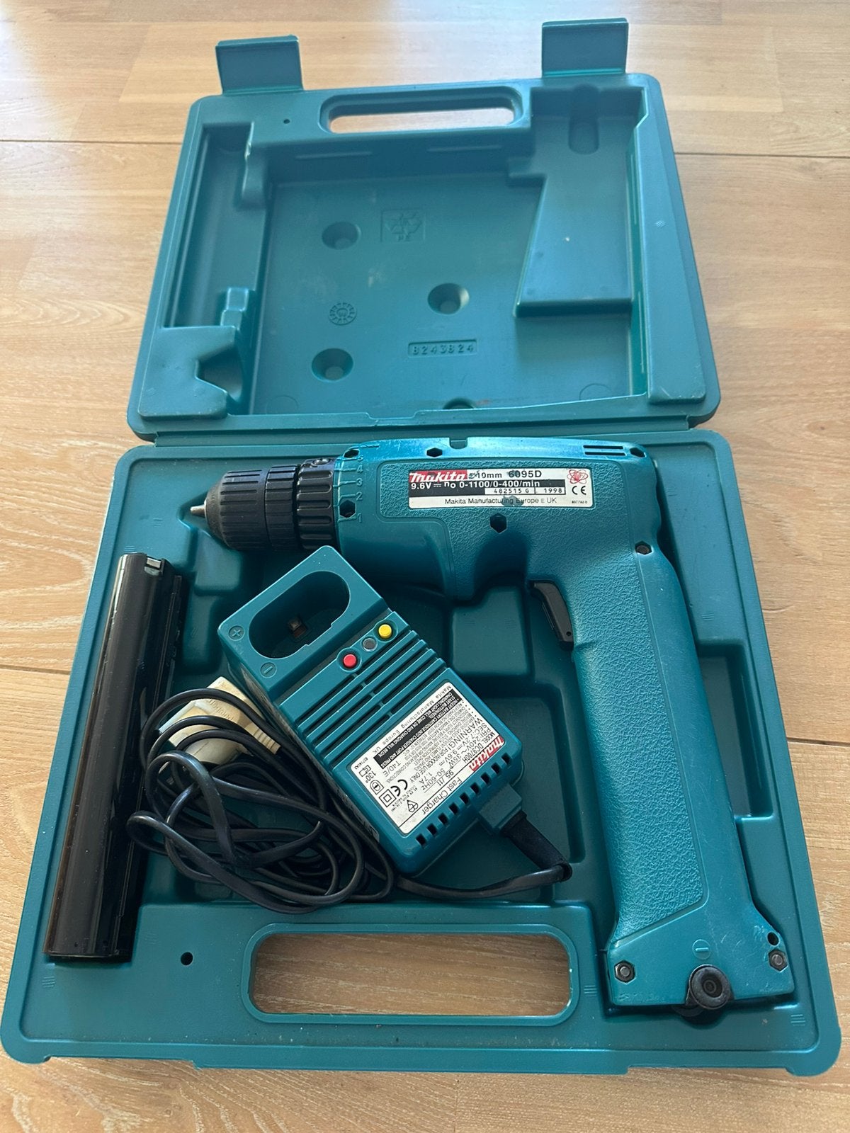 Makita 6095D, Enlèvement, Comme neuf