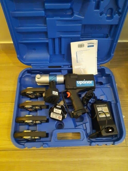 uponor up 75 Perstang Uponor incl 4x persbekken 16/20/25/32, Ophalen, Zo goed als nieuw