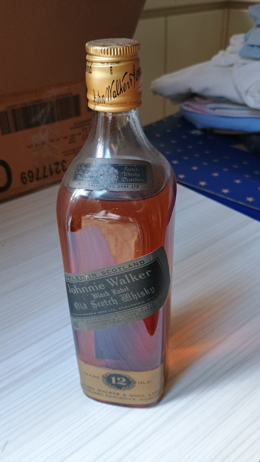 Johnnie Walker old scotsh Whisky, Collections, Enlèvement, Neuf, Autres types, Pleine